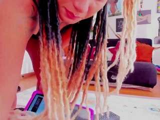 karlyee — Camsoda recorded stream image, 15.12.2025 13:10