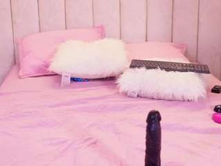 mssbombom — Camsoda recorded stream image, 18.12.2025 03:00