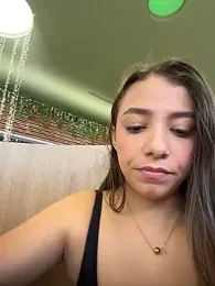 Hall_16 — Stripchat recorded stream image, 18.12.2025 21:00