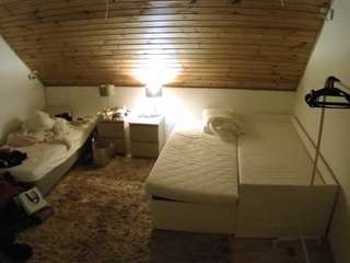 voyeurcam-julmodels-whitebed-2 — Camsoda recorded stream image, 15.12.2025 00:50