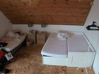 voyeurcam-julmodels-whitebed-2 — Camsoda recorded stream image, 15.12.2025 00:50