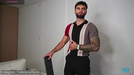 Derek_w — Stripchat recorded stream image, 21.12.2025 01:10