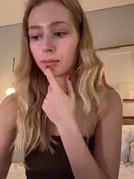 LunaRase — Stripchat recorded stream screenshot (28 Dec 2025)