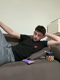 Yasinyasin7 — Stripchat recorded stream image, 29.12.2025 00:30