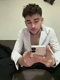 Yasinyasin7 — Stripchat recorded stream image, 29.12.2025 00:30