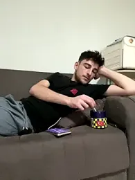 Yasinyasin7 — Stripchat recorded stream image, 29.12.2025 00:30