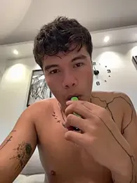 Logan_smith1 — Stripchat recorded stream image, 01.01.2026 21:10