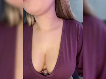 AlinaRay — Bongacams recorded stream image, 04.01.2026 14:20