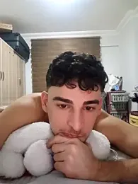 Yasinyasin7 — Stripchat recorded stream image, 05.01.2026 03:10