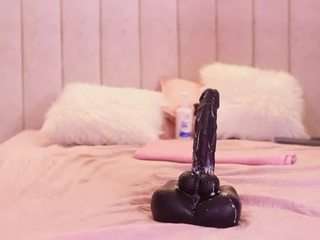 mssbombom — Camsoda recorded stream image, 06.01.2026 06:20