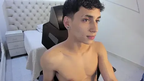 JhoanLeandro — Stripchat recorded stream image, 06.01.2026 05:40