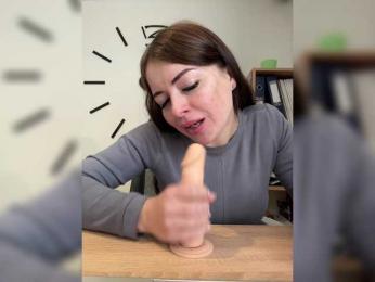 Brenda_KiSKA — Bongacams recorded stream image, 01.03.2025 06:40