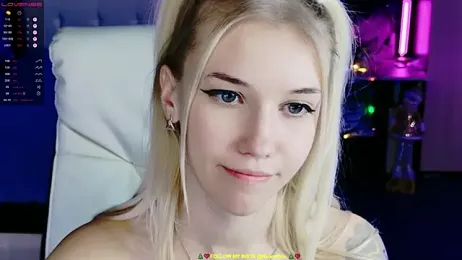 NaomiHita — Stripchat recorded stream image, 11.01.2026 11:40
