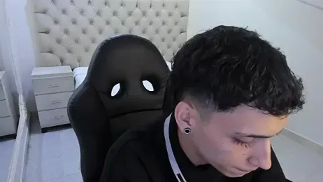 JhoanLeandro — Stripchat recorded stream image, 13.01.2026 04:50