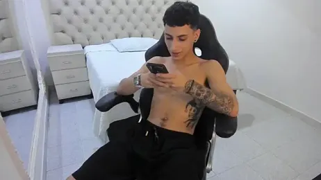 JhoanLeandro — Stripchat recorded stream image, 13.01.2026 04:50