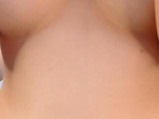 Aliah Manzur — Flirt4free recorded stream screenshot (13 Jan 2026)