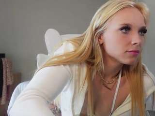 bunnykaye — Camsoda recorded stream image, 19.01.2026 18:30