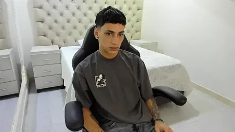 JhoanLeandro — Stripchat recorded stream image, 21.01.2026 04:40
