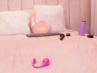 mssbombom — Camsoda recorded stream image, 21.01.2026 03:00