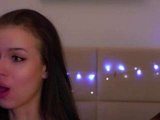 leilagladish — Camsoda recorded stream image, 21.01.2026 07:00
