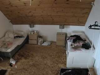 voyeurcam-julmodels-whitebed-2 — Camsoda recorded stream image, 21.01.2026 14:30