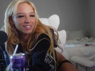 bunnykaye — Camsoda recorded stream image, 28.01.2026 15:20