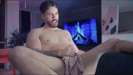 Valenthino_Salvatore — Stripchat recorded stream screenshot (04 Feb 2026)