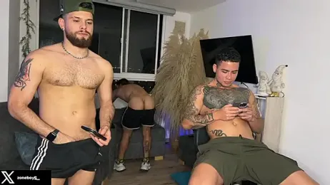 zoneboys — Stripchat recorded stream image, 05.02.2026 00:20