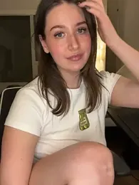 nerdynina — Stripchat recorded stream image, 07.02.2026 00:30