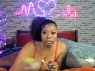 siennadivyne — Camsoda recorded stream screenshot (14 Feb 2026)