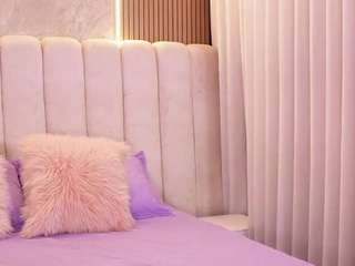 mssbombom — Camsoda recorded stream image, 17.02.2026 03:00