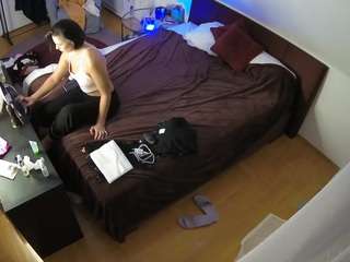 voyeurcam-julmodels-whitebed-2 — Camsoda recorded stream image, 20.02.2026 19:00