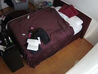 voyeurcam-julmodels-whitebed-2 — Camsoda recorded stream image, 26.02.2026 18:50