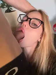 curchez_ — Stripchat recorded stream screenshot (04 Mar 2026)