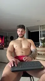 Valenthino_Salvatore — Stripchat recorded stream screenshot (05 Mar 2026)