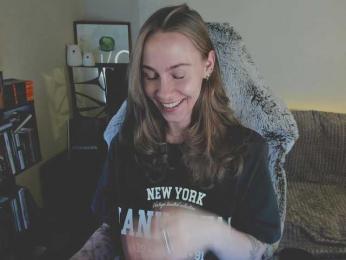 Adamova_Eva — Bongacams recorded stream image, 06.03.2025 22:10