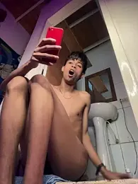 Mauuu18 — Stripchat recorded stream screenshot (08 Mar 2026)