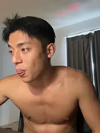 Yooo17 — Stripchat recorded stream image, 09.03.2026 06:00