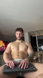 Valenthino_Salvatore — Stripchat recorded stream screenshot (11 Mar 2026)