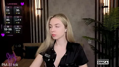 Holl1Would — Stripchat recorded stream screenshot (13 Mar 2026)