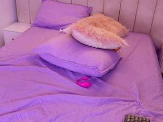 mssbombom — Camsoda recorded stream image, 18.03.2026 03:00