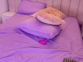 mssbombom — Camsoda recorded stream image, 18.03.2026 03:00