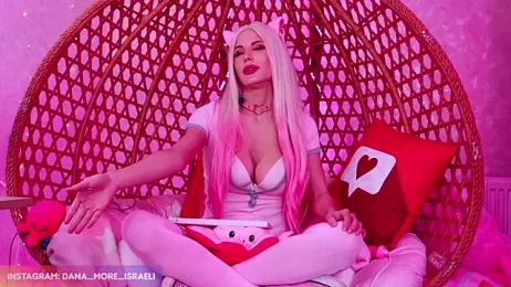 dana_more — Stripchat recorded stream image, 19.03.2026 09:40