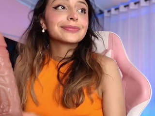 sofly-s — Camsoda recorded stream image, 07.03.2025 11:40