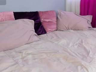 mollyybloom — Camsoda recorded stream image, 21.03.2026 14:00