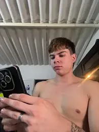 Handsome_boys69 — Stripchat recorded stream image, 27.03.2026 04:50