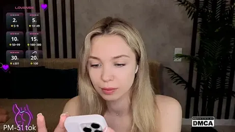 Holl1Would — Stripchat recorded stream screenshot (27 Mar 2026)