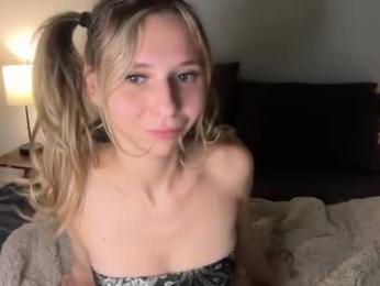 anyaa777 — Chaturbate recorded stream image, 27.03.2026 23:40