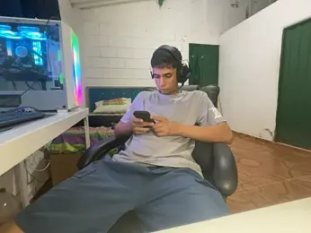 Max_TheHorseDick — Stripchat recorded stream screenshot (31 Mar 2026)