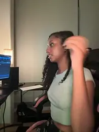 Your_Paris — Stripchat recorded stream screenshot (01 Apr 2026)